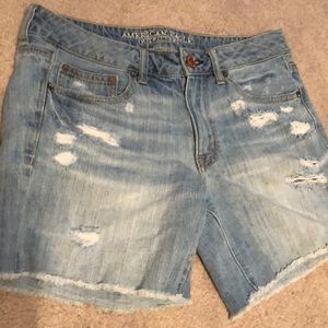American Eagle Boy Midi distressed shorts